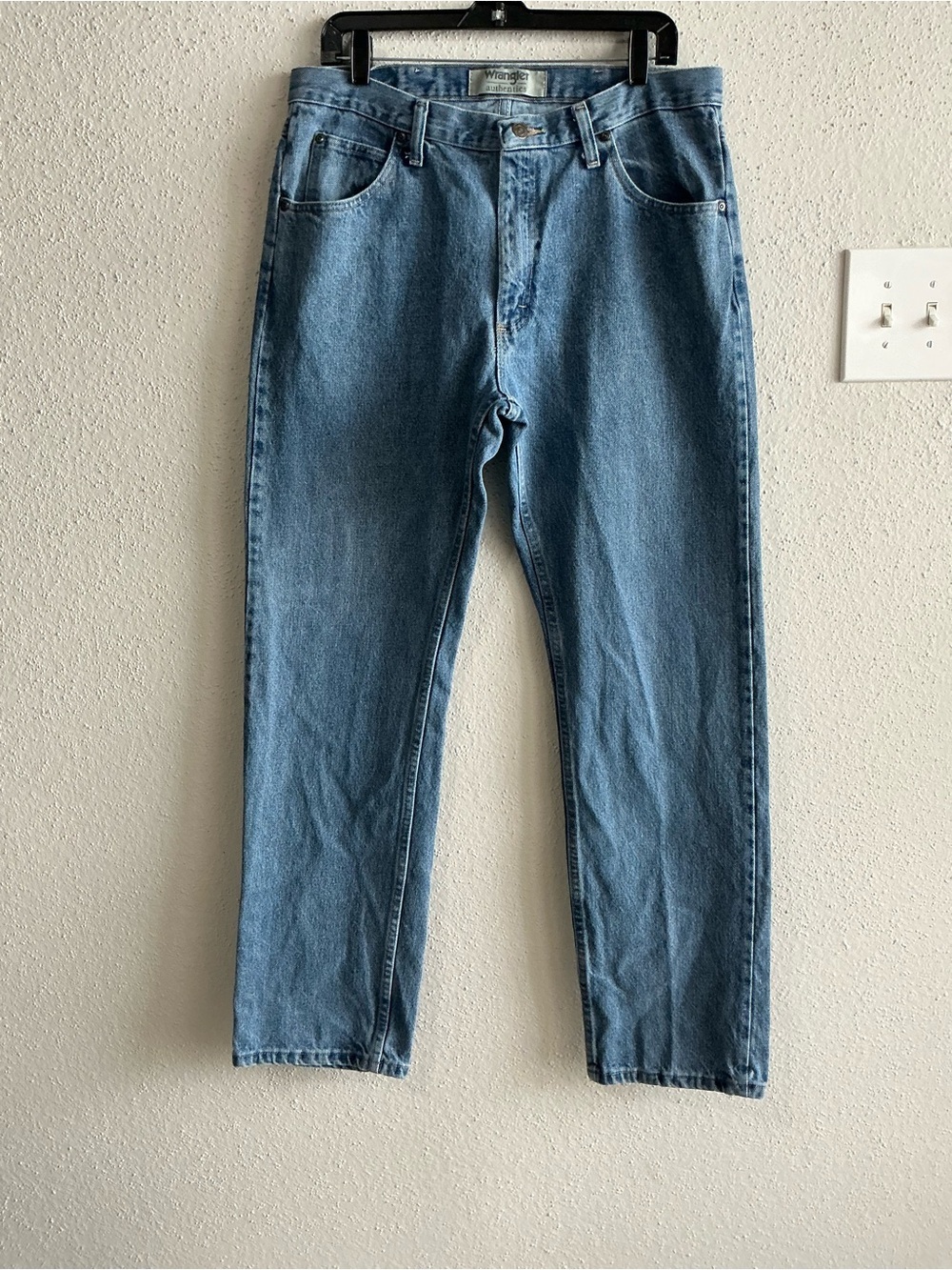 Wrangler Men’s Light Blue Relaxed Fit Jeans